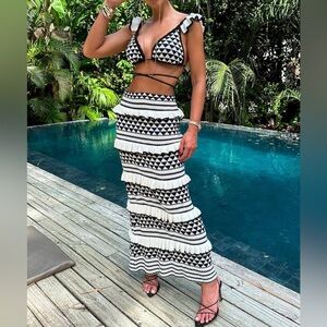 Black and White Maxi Trumpet Skirt with Tiered Design for Resort Wear